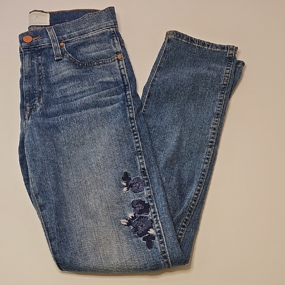 Caslon Embroidered Jeans Size 23